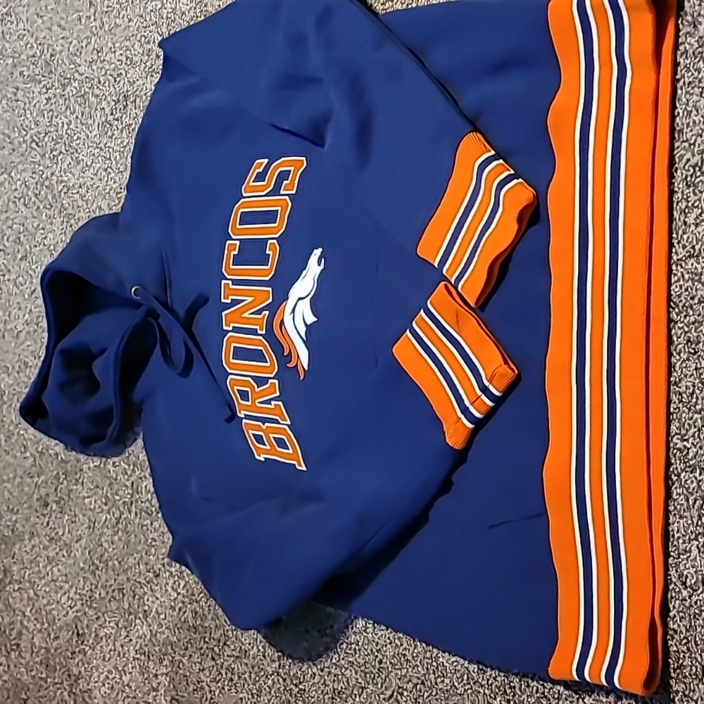 Mens Broncos sweatshirt